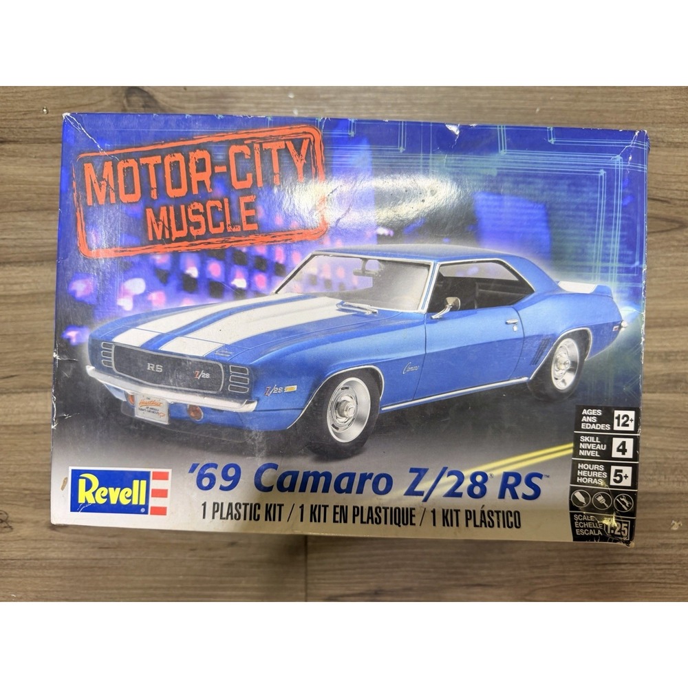 Revell '69 Chevy Camaro Z/28 RS 1/25 Model Car - Built / Assembled No Decals